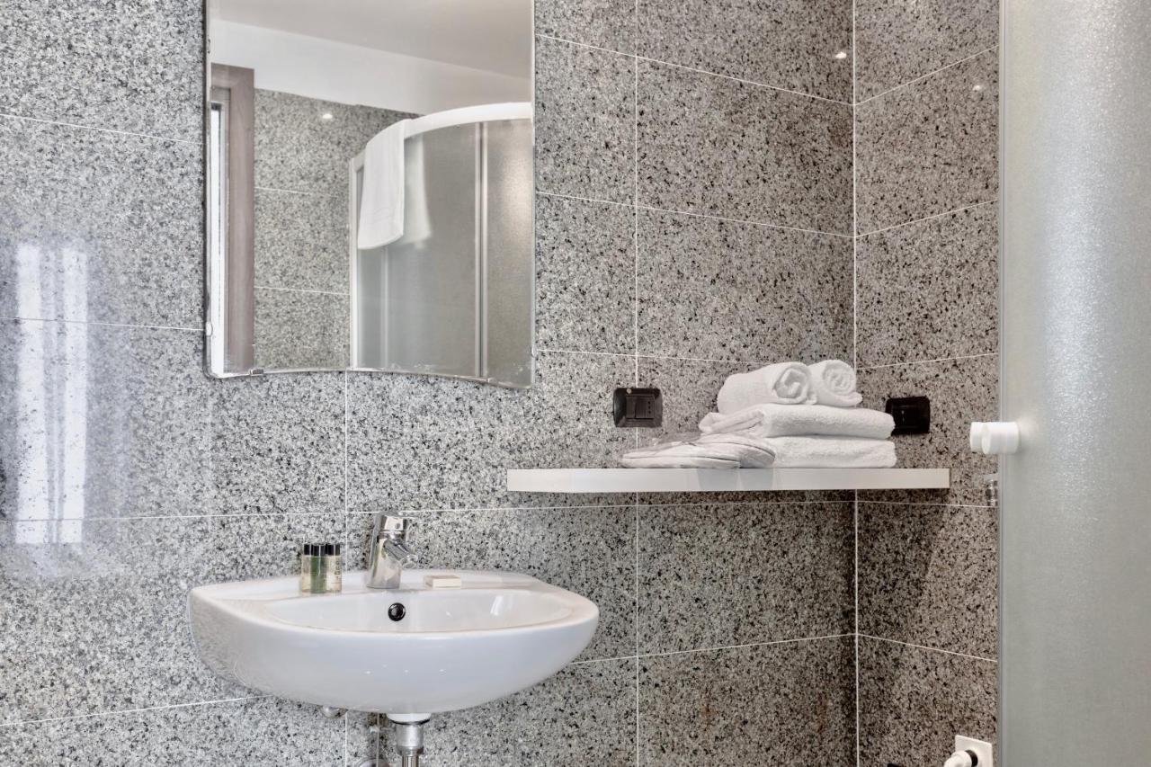 Aiello Suites Милан Экстерьер фото